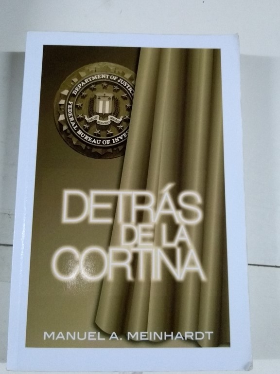 Detrás de la cortina