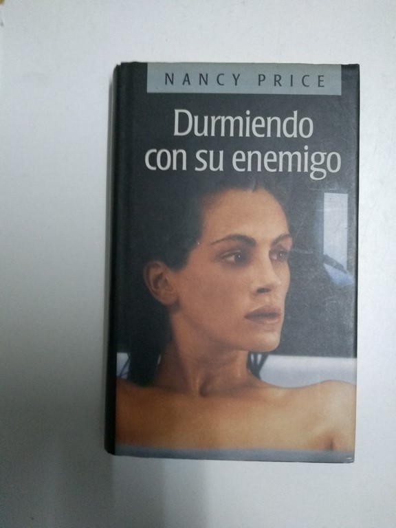 Durmiendo con su enemigo