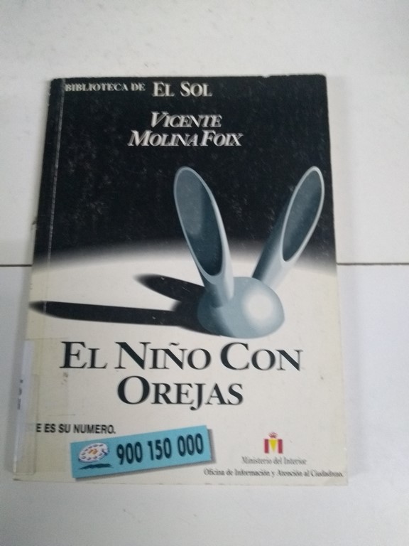 El niño con orejas