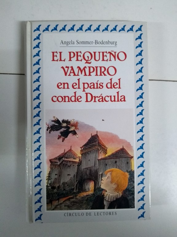 El pequeño vampiro en el país del conde Drácula