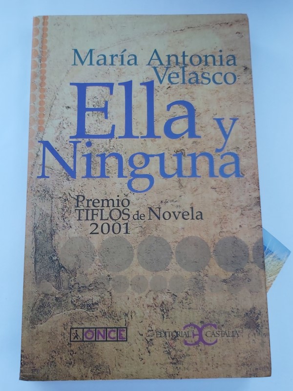 Ella y ninguna
