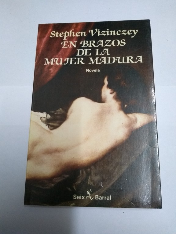 En brazos de la mujer madura