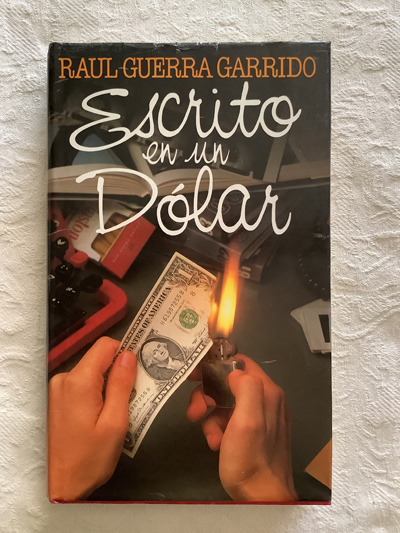 Escrito en un dólar