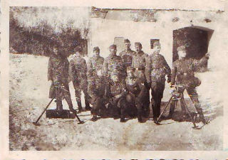 FOTOGRAFIA DE LA SEGUNDA GUERRA MUNDIAL. SOLDADOS ALEMANES EN EL FRENTE RUSO (ORIGINAL).