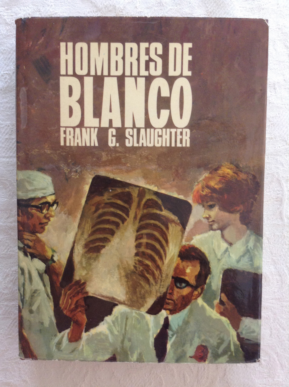 Hombres de blanco