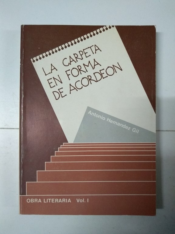 La carpeta en forma de acordeón, I
