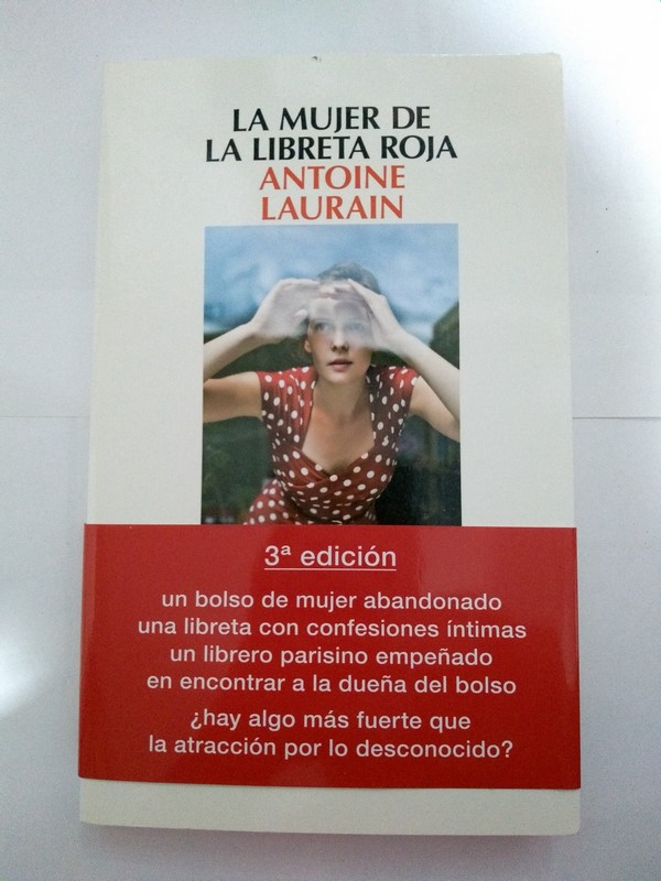 La mujer de la libreta roja