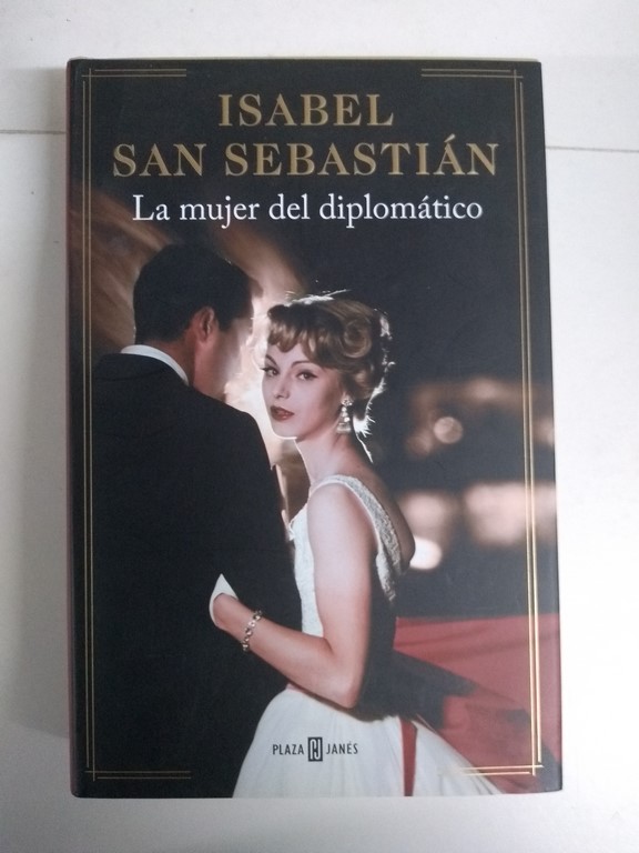 La mujer del diplomático