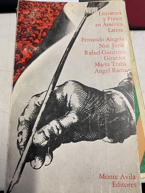 literatura y praxis en america latina.