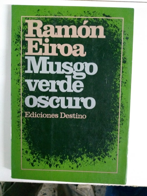 Musgo verde oscuro