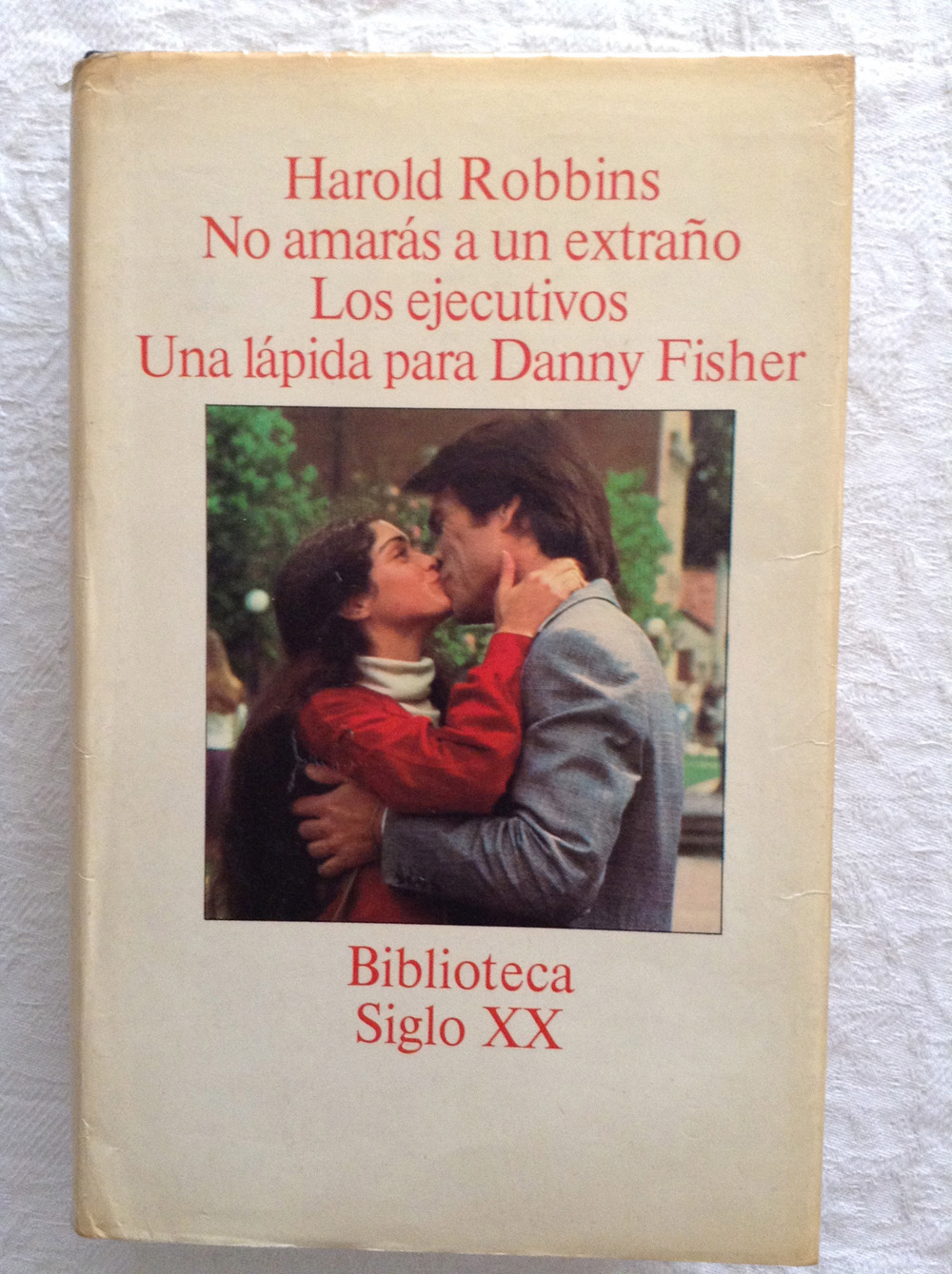 No amarás a un extraño/Los ejecutivos/Una lápida para Danny Fisher