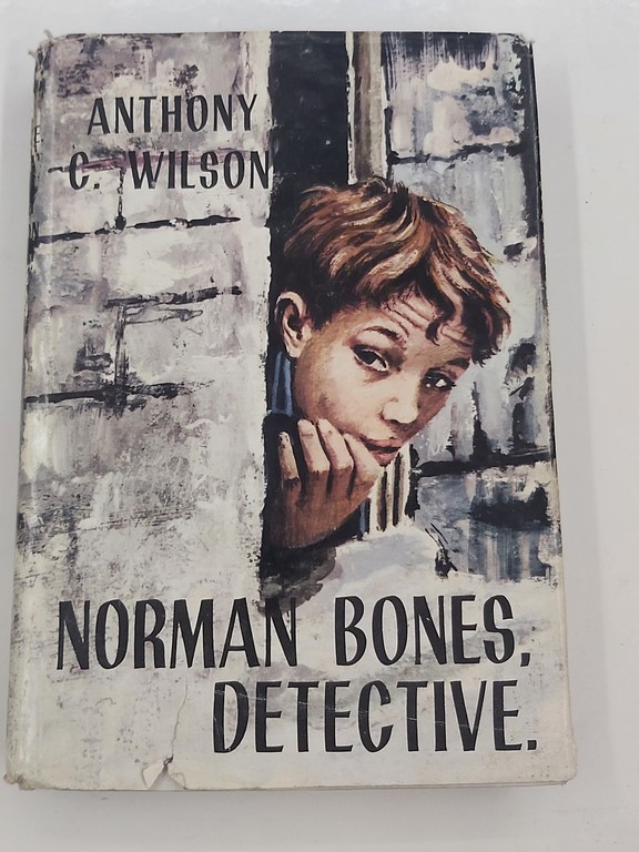 NORMAN BONES, DETECTIVE