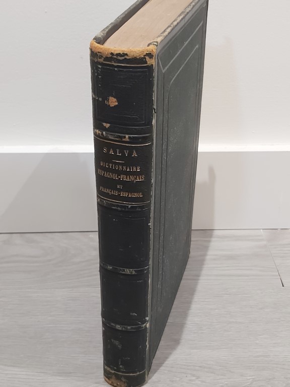 Nouveau Dictionnaire Espagnol - Français et. Avec la prononciation figurée dans les deux langues.