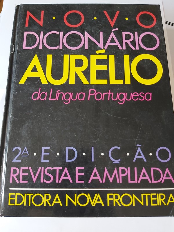 Novo Dicionário Aurélio da língua Portuguesa