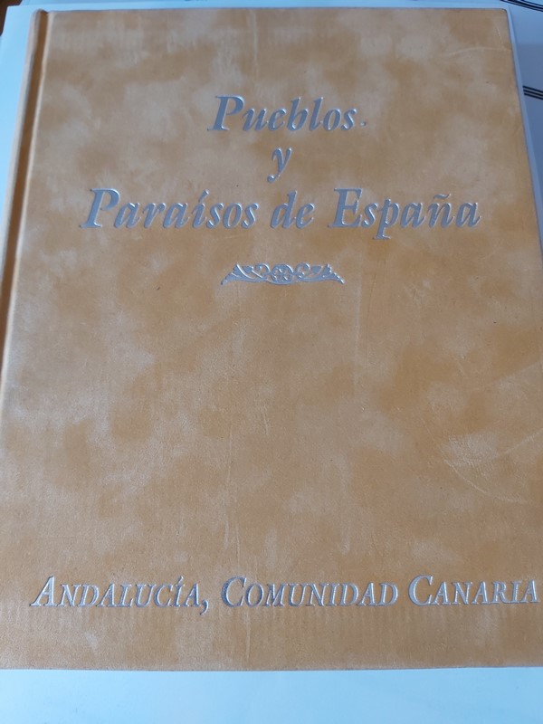 Pueblos y paraísos de España