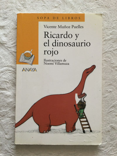 Ricardo y el dinosaurio rojo