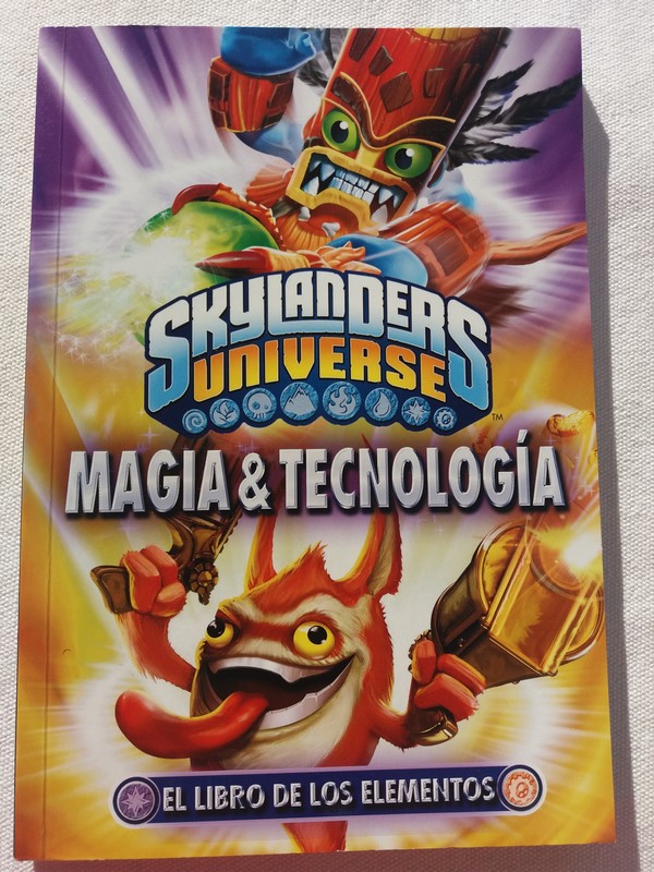 Skylanders Universe. El libro de los elementos. Magia y Tecnología