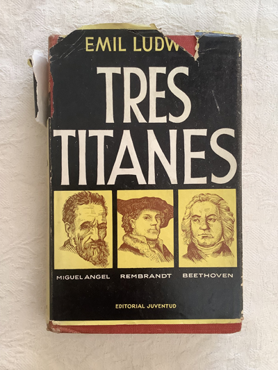 Tres titanes