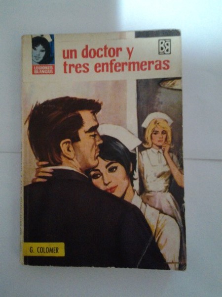 Un doctor y tres enfermeras